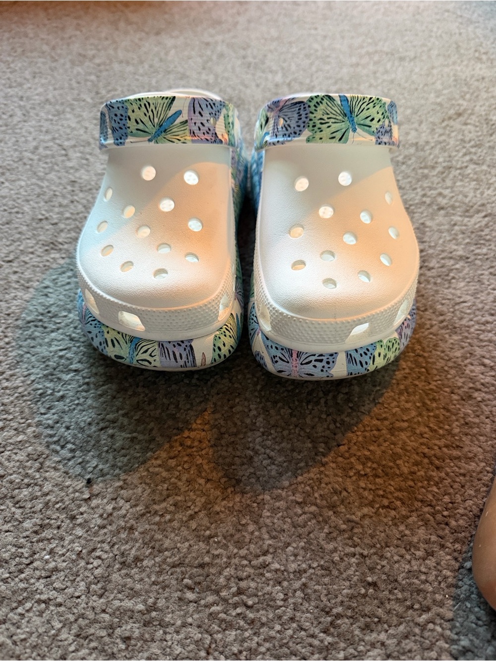 CROCS Kids White Clog with Pastel Leaf Pattern with butterflies 🦋